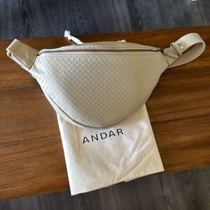 Andar Tatum bum bag